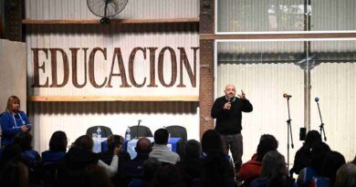 AMSAFE instaló la carpa blanca en Iriondo y fortalece la organización colectiva en defensa de la escuela pública