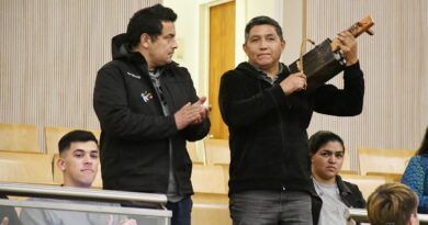 Rosario; Se declaró Patrimonio Cultural al N’vike (violín de lata Qom)