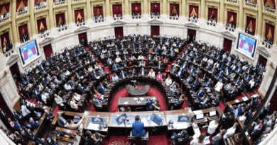 Sesión extraordinaria: una dilación intencionada de oficialistas, opositores y el FITU