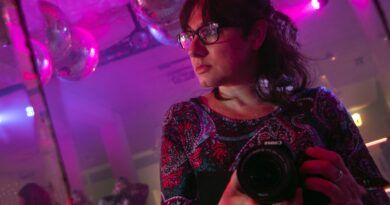 Victoria Mendoza directora del cortometraje SOF.IA